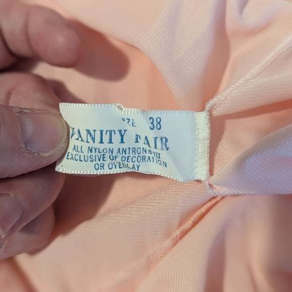 Vanity Fair Pink Nite Gown (38) - Picture 3 of 6